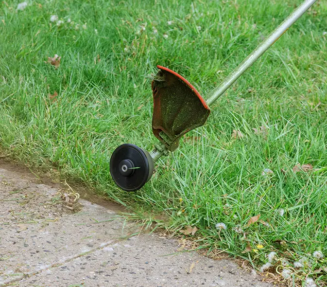 lawn trimming collinsville il